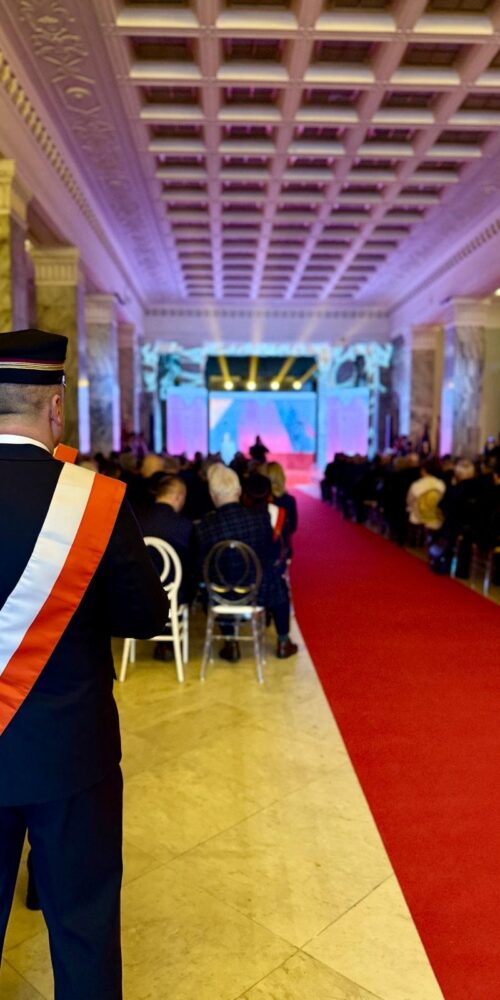 Jerzy Woliński, Prezes H. Cegielski - Fabryka Pojazdów Szynowych, wziął udział w najważniejszych wydarzeniach branżowych z okazji Dnia Kolejarza, podkreślając znaczenie współpracy i innowacji w rozwoju polskiego transportu szynowego.